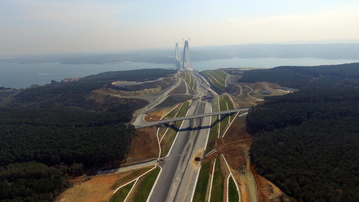 3. Köprü'nün akıllı otoyolu havadan görüntülendi