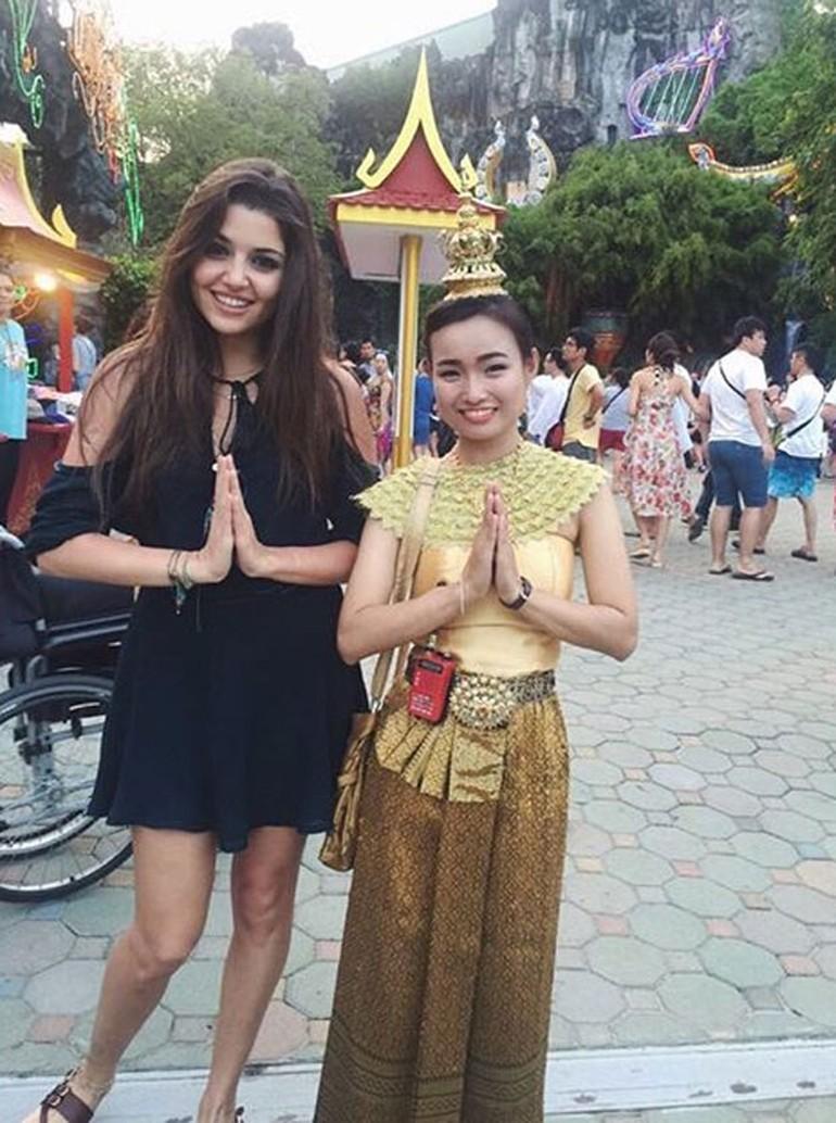 Hande Erçel'in Tayland tatili
