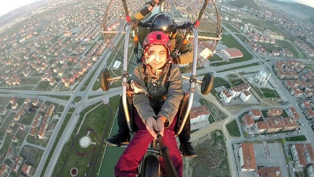 Gökyüzünde 1 Nisan şakası İZLE