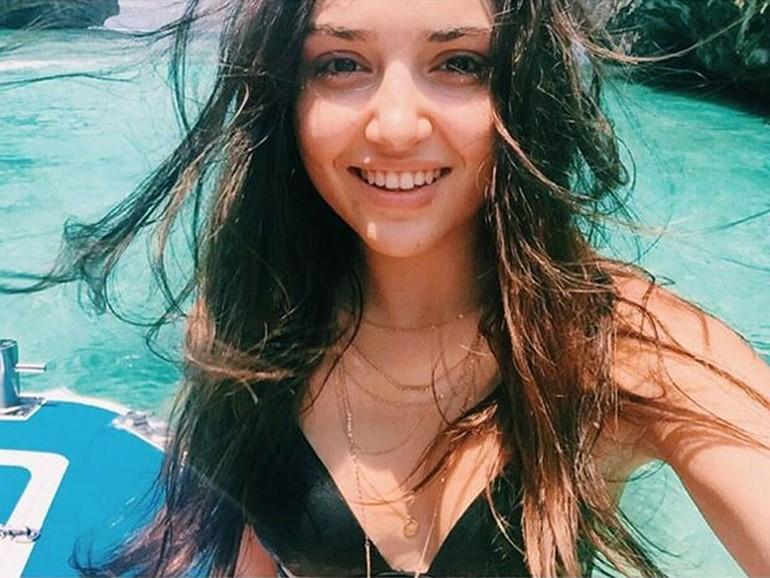 Hande Erçel'in Tayland tatili