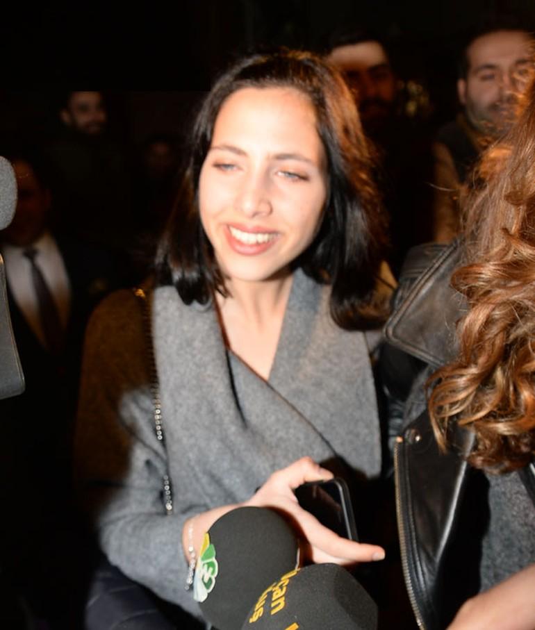 Zehra Çilingiroğlu bara gitti