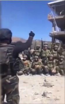 Özel Harekat Yüksekova'da marş okuyup tekbir getirdi