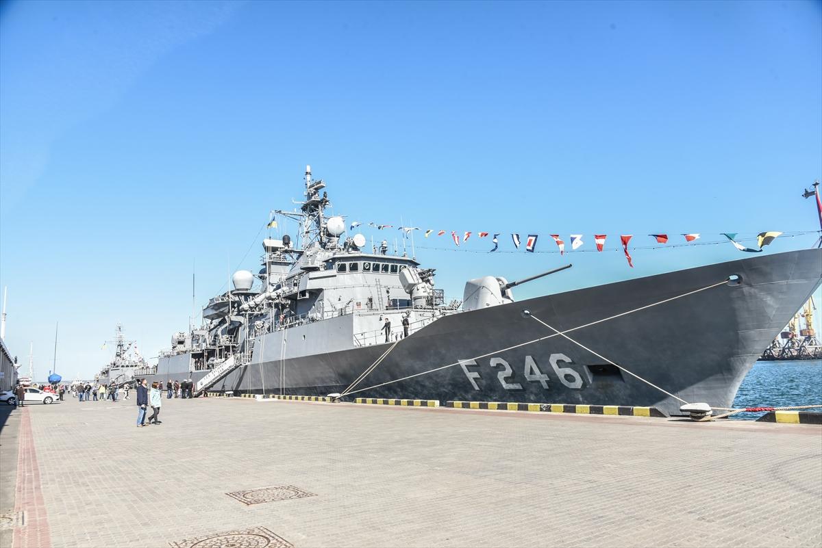 Türk savaş gemileri Odessa'da