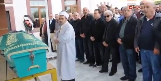 Edip Akbayram'ı arkadaşları cenazede yalnız bıraktı