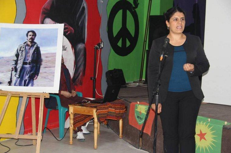 Dilek Öcalan'dan Sırrı Süreyya Önder pozu