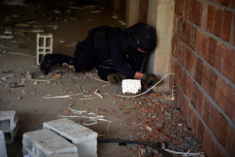 Mardin Nusaybin'de PKK'nın bombaları imha ediliyor