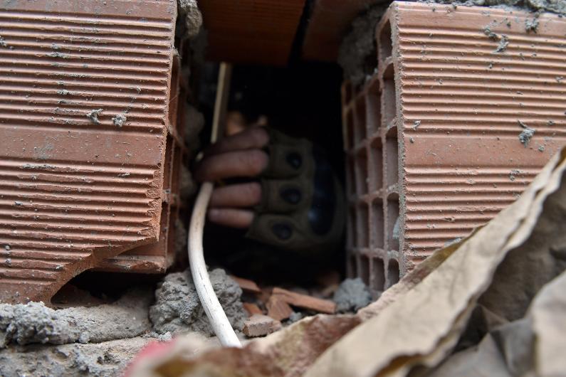 Mardin Nusaybin'de PKK'nın bombaları imha ediliyor