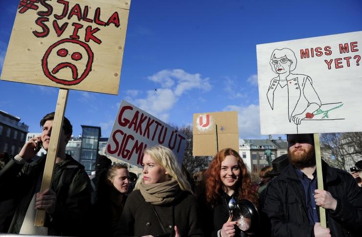 Panama belgelerinin ardından İzlanda'da protesto