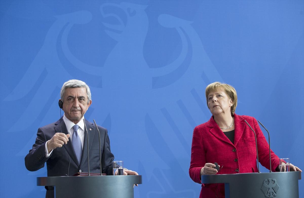 Merkel: Soykırım tasarısı Meclis'e geliyor