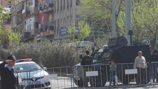 Siirt'te boyacı çocuktan duygulandıran selam