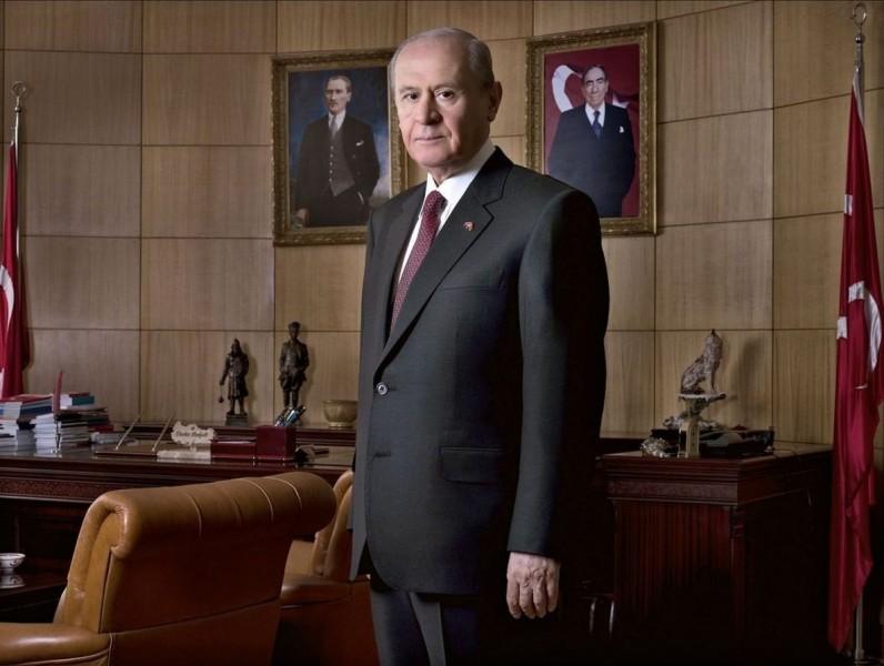 MHP kurultaya gidiyor: Bahçeli'nin 4 rakibi var
