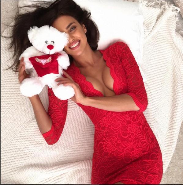 Irına Shayk sevgilisiyle ilk pozunu paylaştı