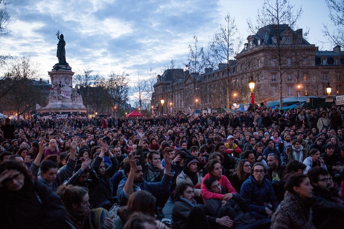 Paris'te Cumhuriyet Meydanı eylemcilerin elinde