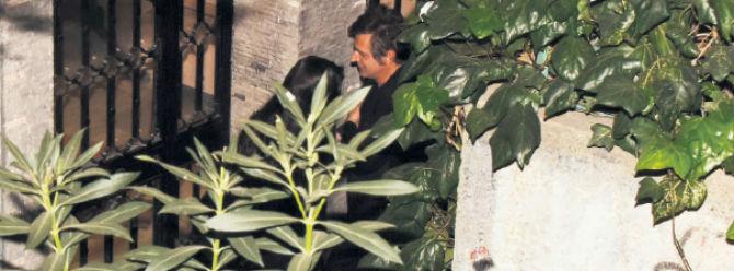 Teoman sevgilisiyle görüntülendi