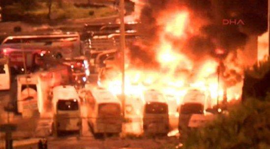 Büyük İstanbul Otogarı'nda 4 otobüs yandı