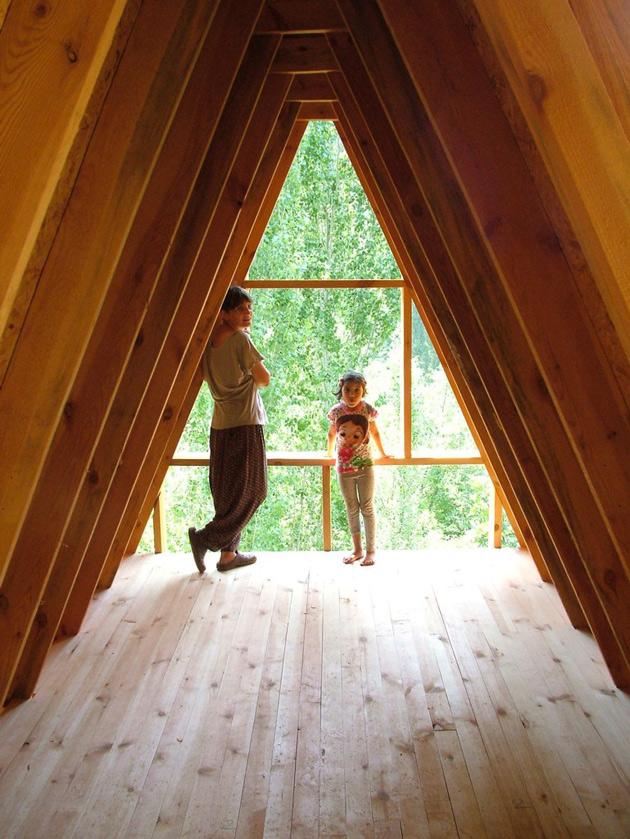 Genç çift İzmir'de 10 bin liraya kendi evlerini inşa etti