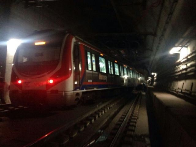 Marmaray treni raydan çıktı