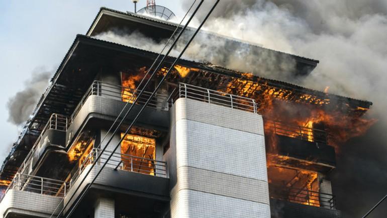 Erkek arkadaşının gay olduğunu öğrenen kadın evi yaktı