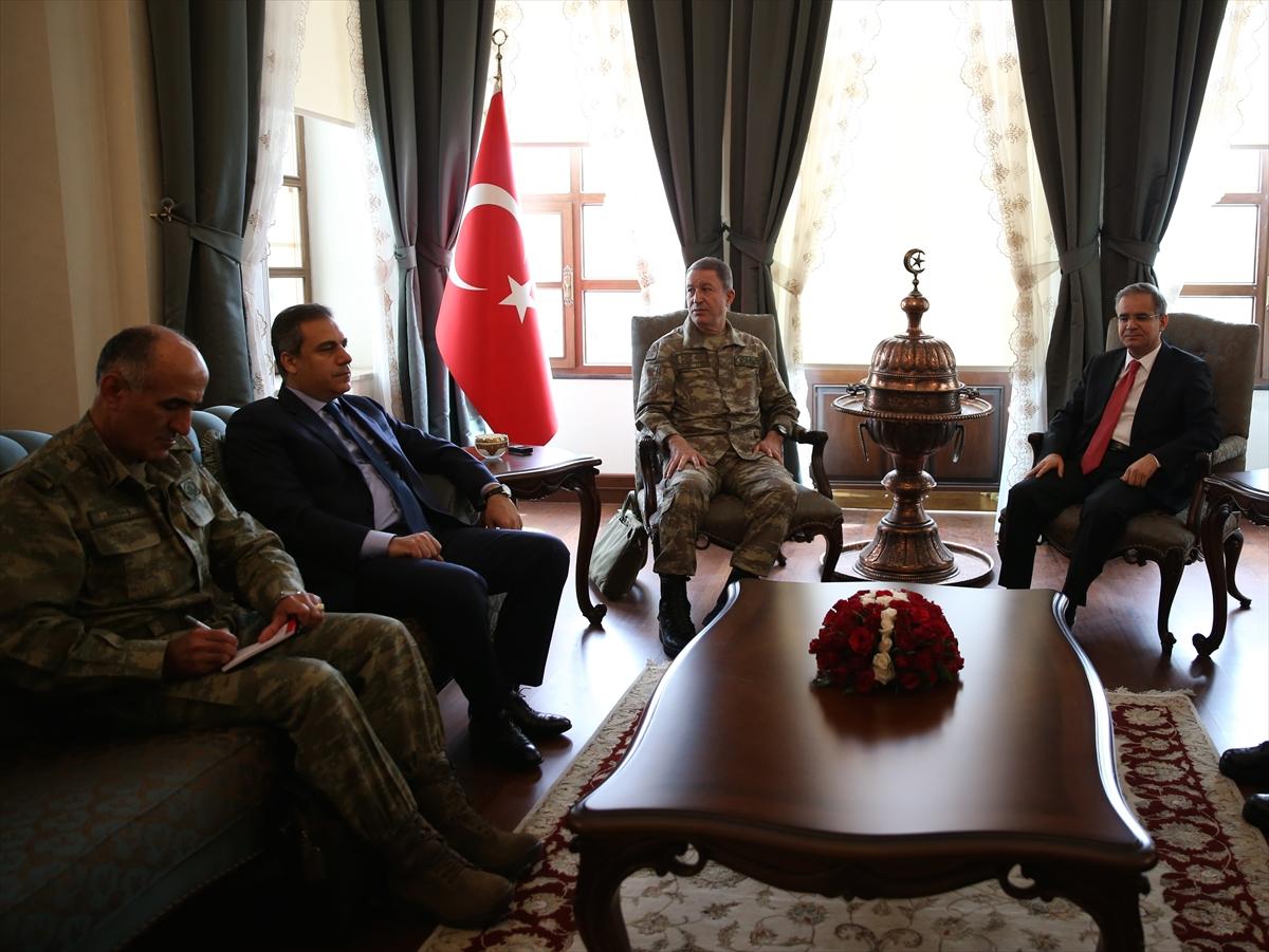 Hulusi Akar ve Hakan Fidan Kilis'te