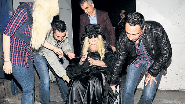 Zerrin Özer: Aylardır uyuyamıyorum