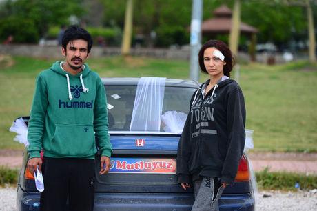 Gelin ve damat düğün gecesi dayak yedi