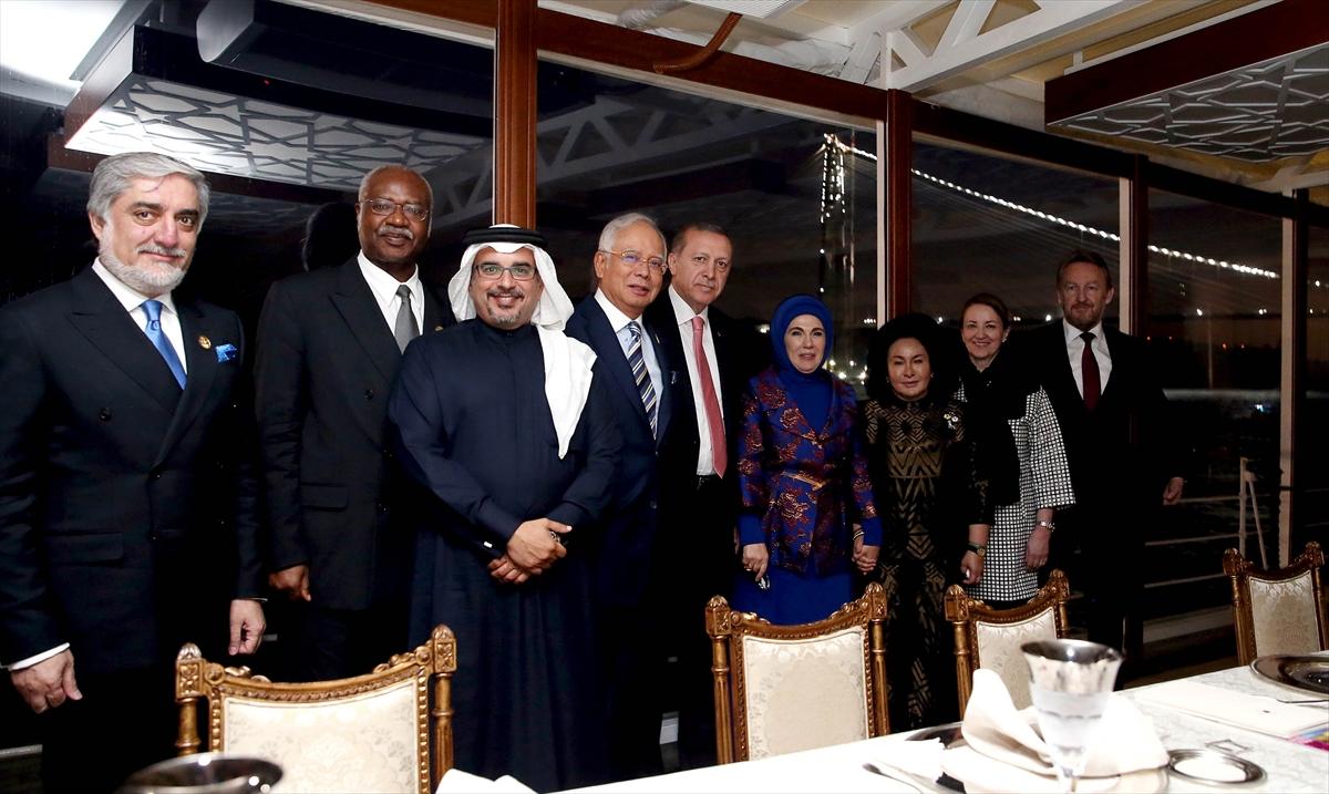 Erdoğan liderlere 3. Köprü'yü gösterdi