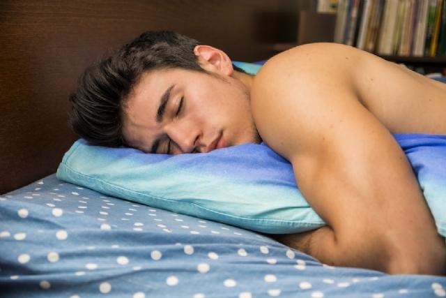 Gece çıplak uyumanın faydaları