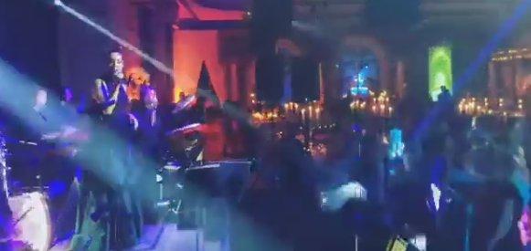 Ebru Gündeş: Sahnelerden ayrı kalamam