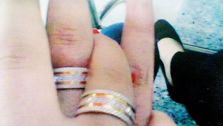 Kendi kendine nişanlanan genç kız tazminat davası açtı