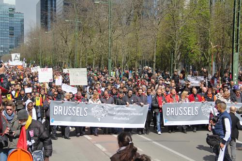 Belçikalılar teröre tepki için yürüdü
