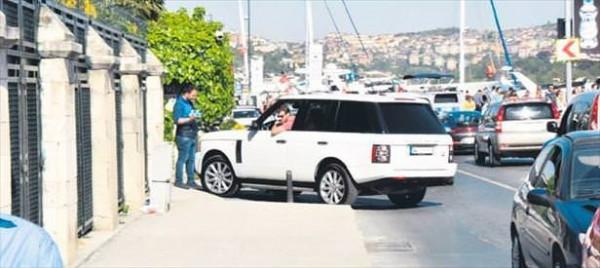 Kıvanç Tatlıtuğ şöhreti işe yaramadı