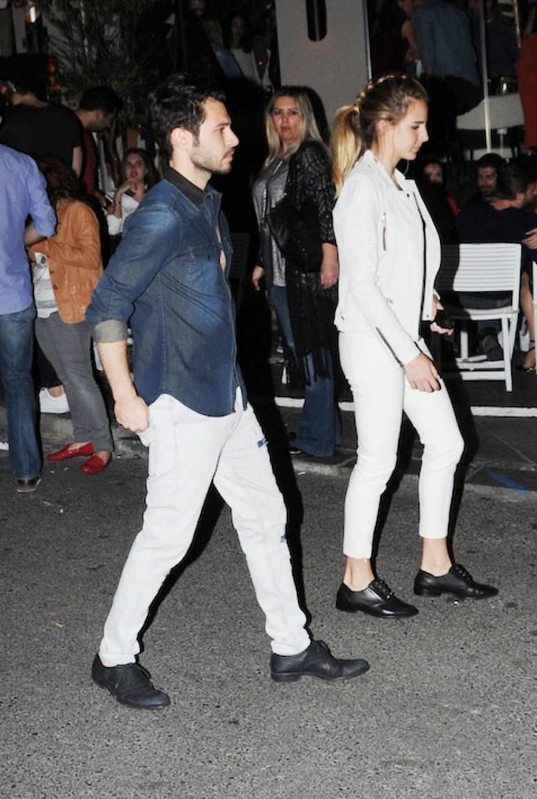 Hakan Sabancı ve Aslışah Alkoçlar'ın akşam gezmesi