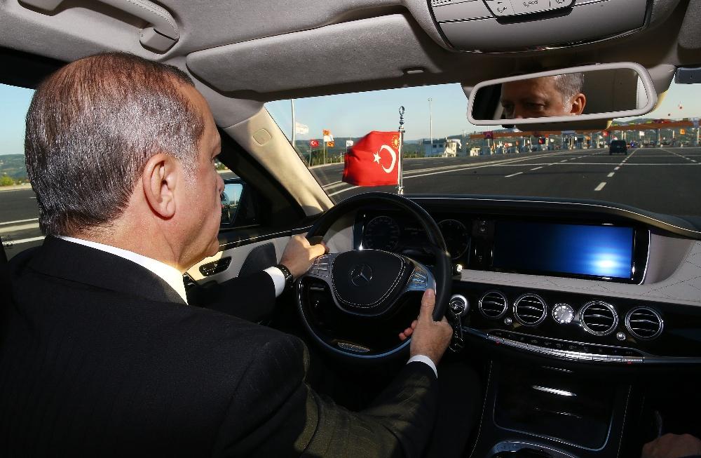 Erdoğan ile Davutoğlu Osman Gazi Köprüsü'nden geçti