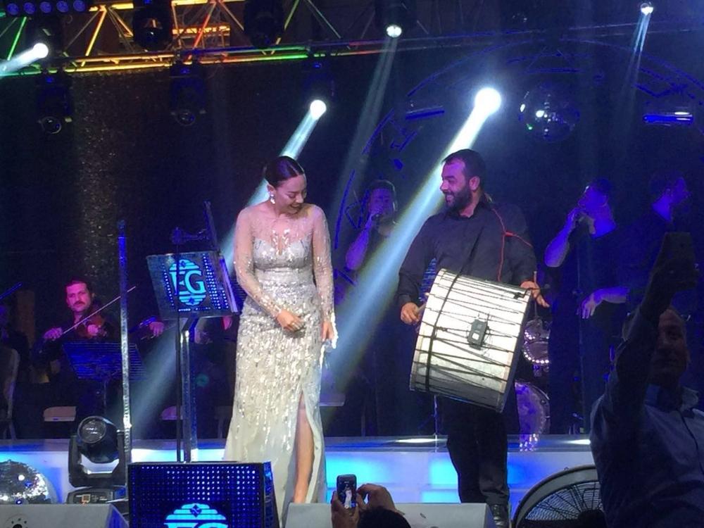 Ebru Gündeş Bursalı sevenlerini coşturdu