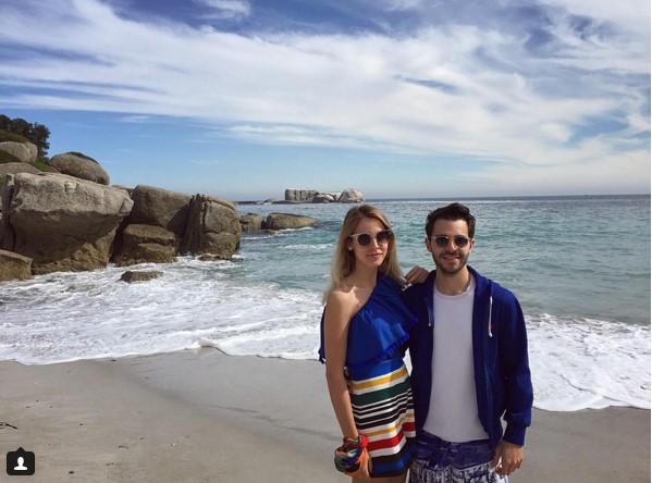 Aslışah müstakbel kayınvalidesinin elbisesini giydi