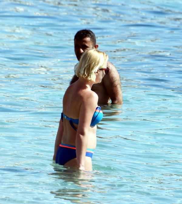 Kadın turiste rahatsız eden yakın markaj