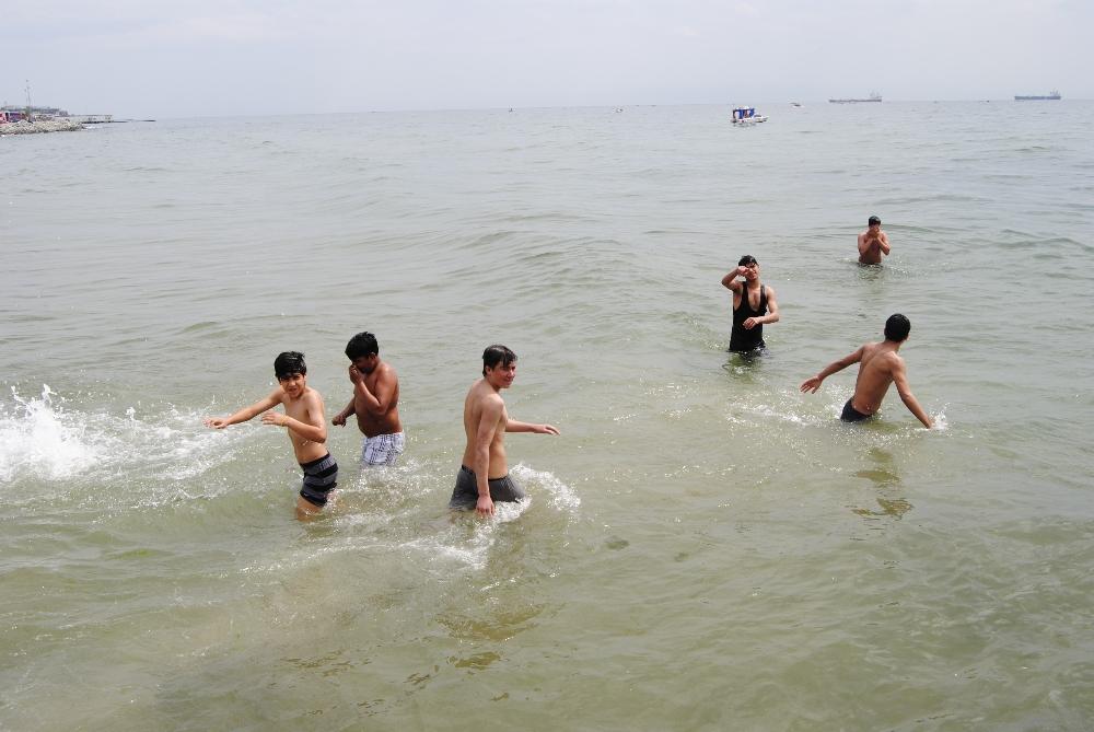 İstanbullular deniz sezonunu erken açtı