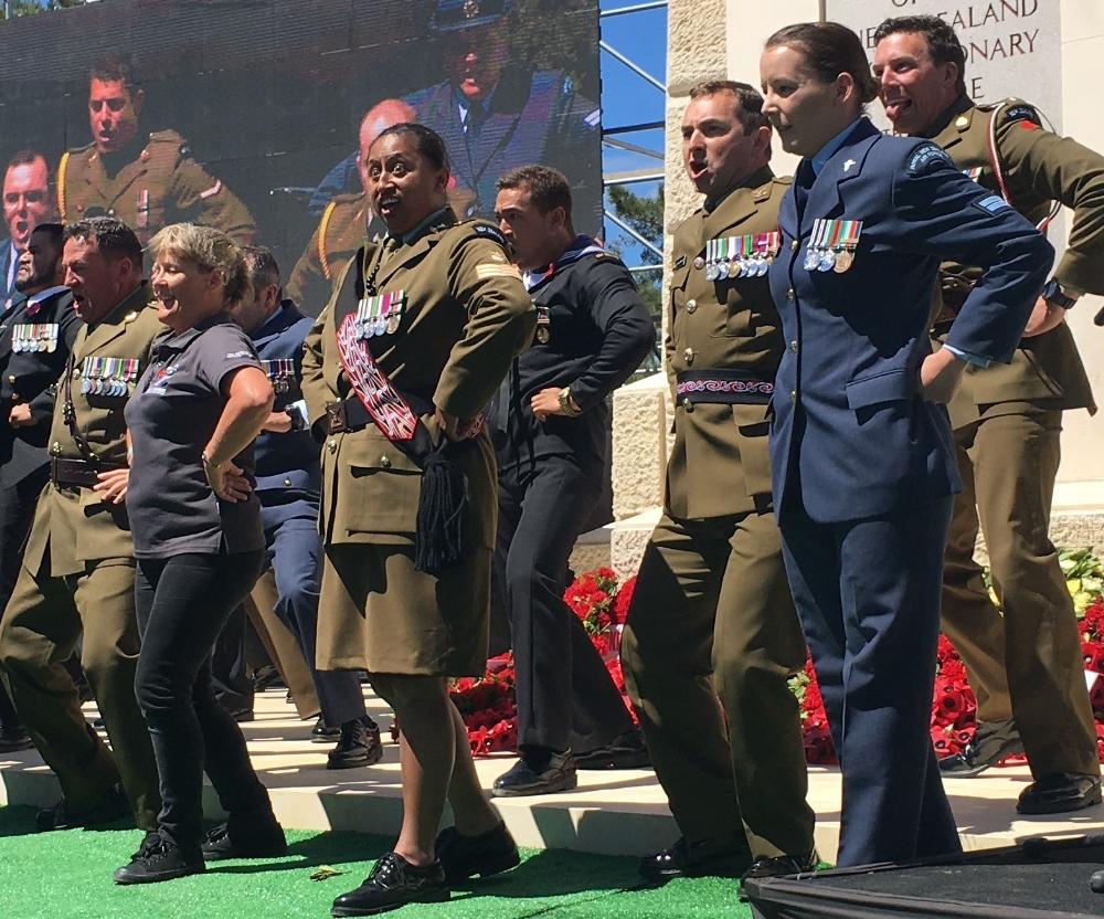 Anzak'ların torunları atalarını haka dansıyla andı