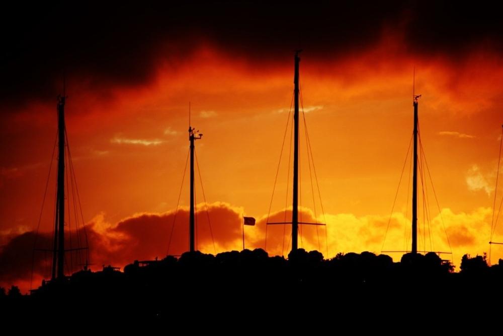 Bodrum'da gün batımı izleyenleri büyüledi