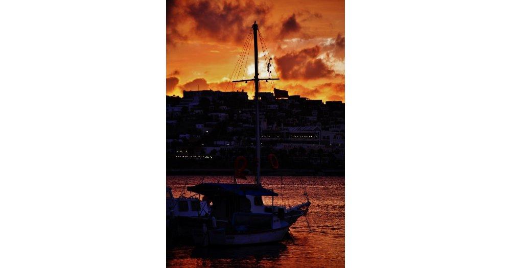 Bodrum'da gün batımı izleyenleri büyüledi