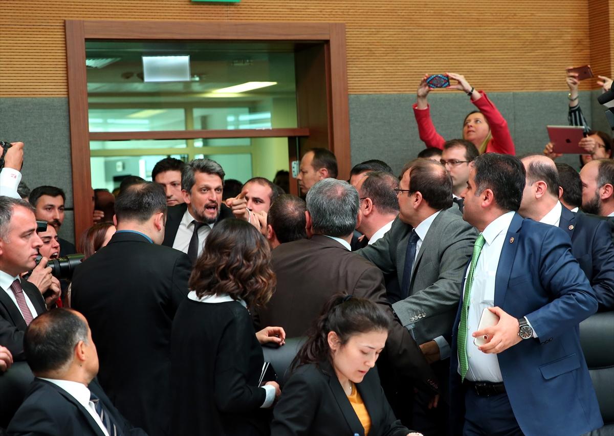 Dokunulmazlık toplantısında kavga çıktı