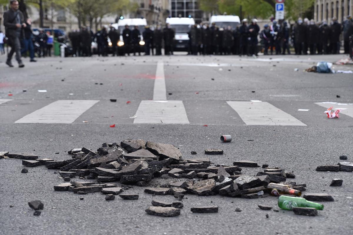 Fransa'da eylemciler polisle çatıştı