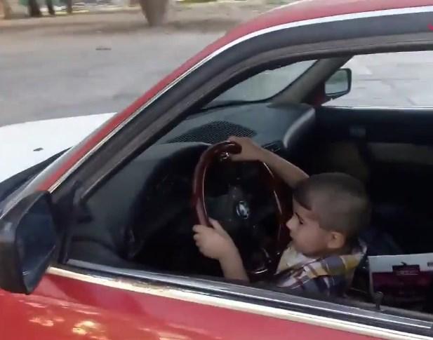 3 yaşındaki Iraklı çocuk drift yaptı