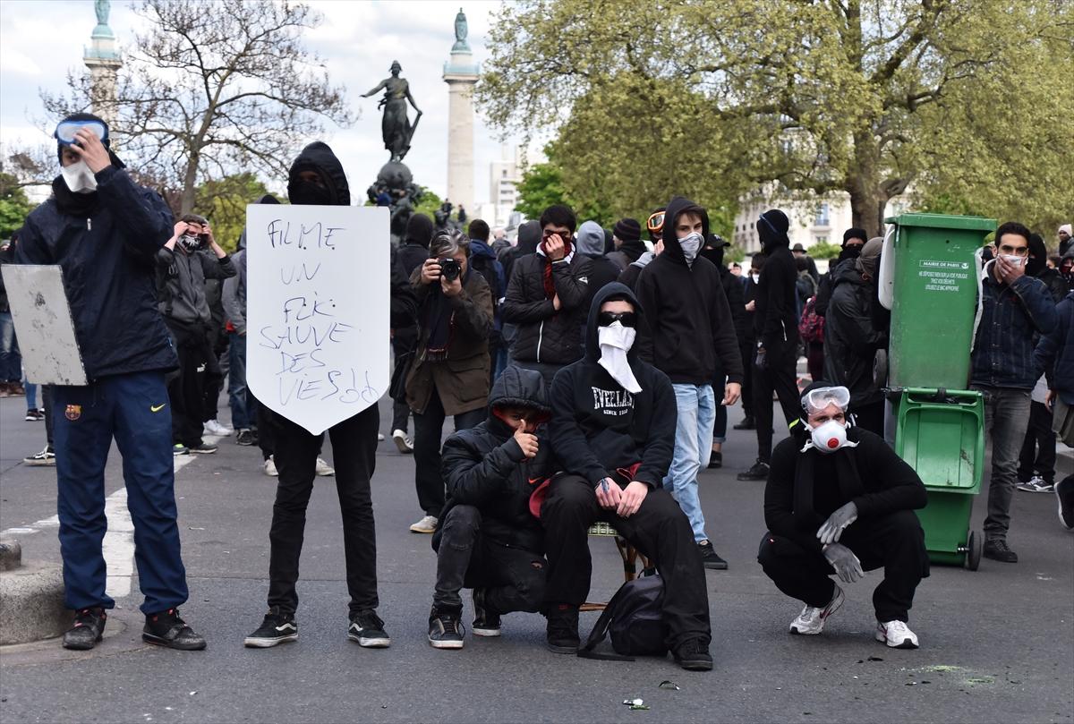 Fransa'da eylemciler polisle çatıştı