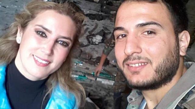 Esad yanlısı gazeteci öldürülen muhaliflerle selfie çekti