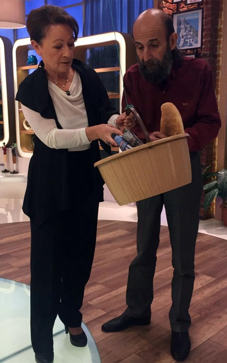 Bizimkiler'in Cemil'i, Sevim'i görünce canlı yayında ağladı