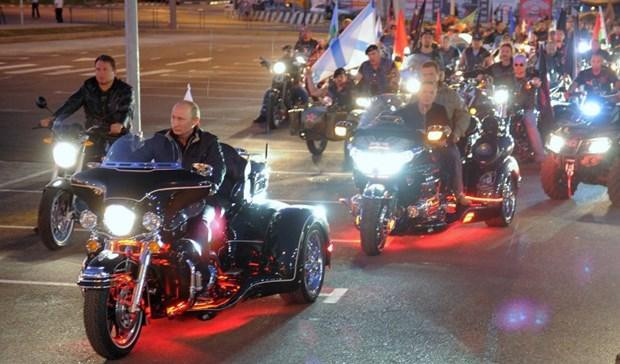 Putin'in gece kurtları yola çıktı