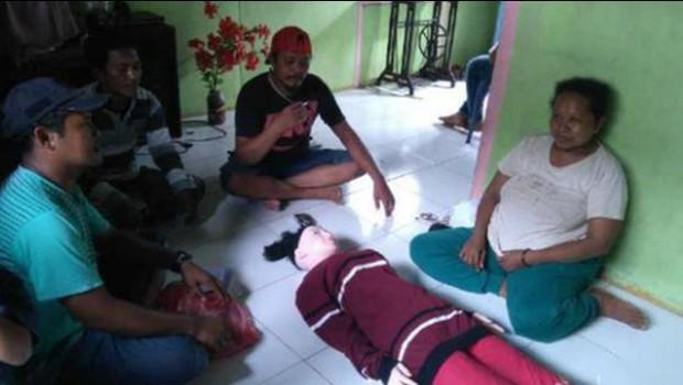 Endonezyalı köylüler şişme kadını melek zannetti