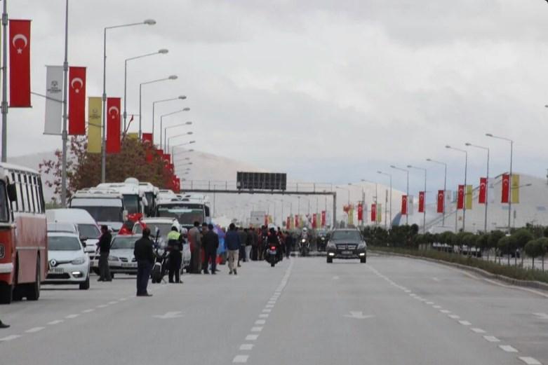 Başbakan Davutoğlu Konya'da coşkuyla karşılandı