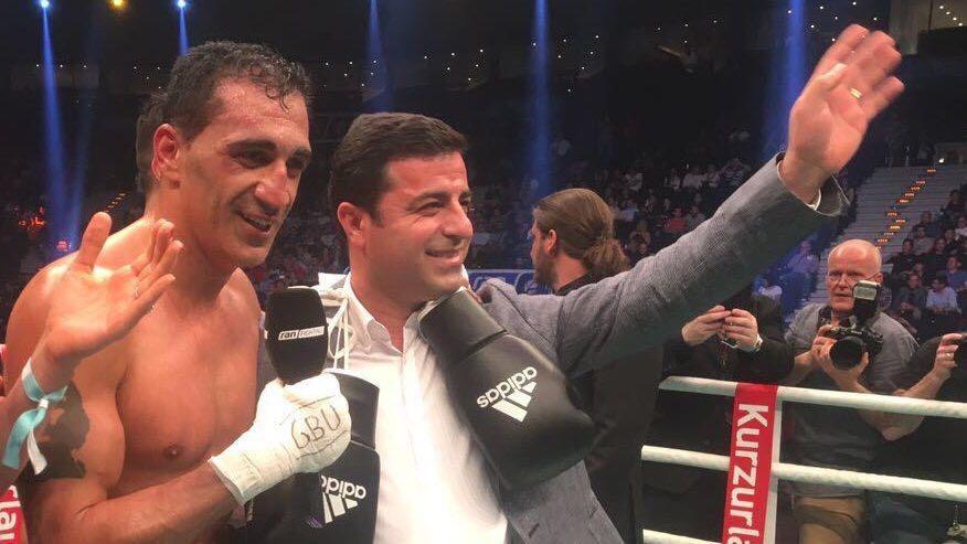 Demirtaş Almanya'da ringe çıktı